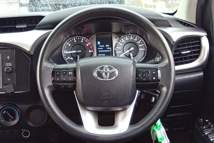 REVO PRE 2020 2.4 ENTRY AT DOUBLE CAB SILVER  7359 full
