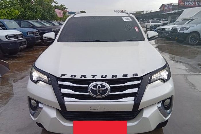 TOYOTA 2WD 2016 2.7V AT FORTUNER WHITE  6915 full