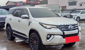 TOYOTA 2WD 2016 2.7V AT FORTUNER WHITE  6915 full