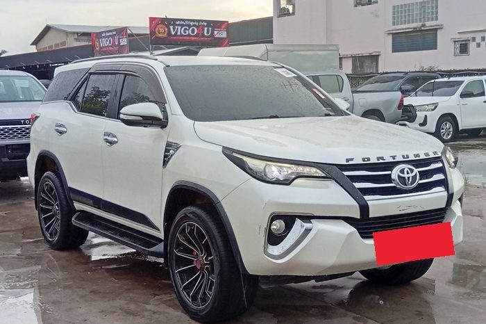 TOYOTA 2WD 2016 2.7V AT FORTUNER WHITE  6915 full