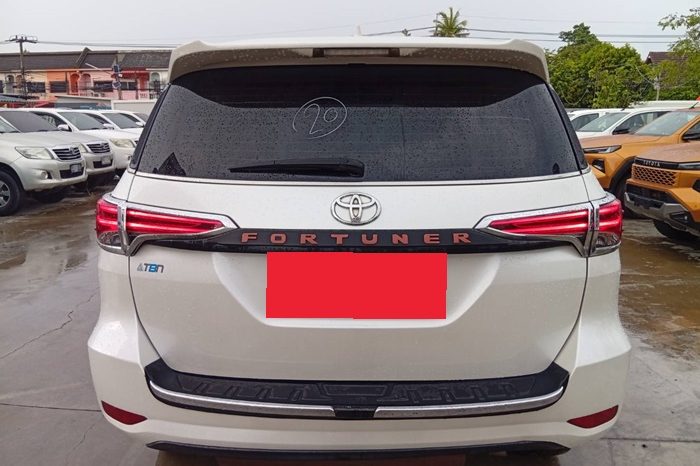 TOYOTA 2WD 2016 2.7V AT FORTUNER WHITE  6915 full