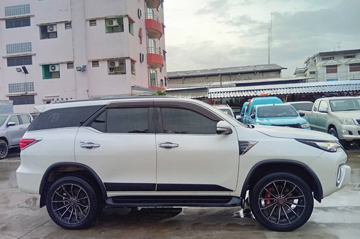TOYOTA 2WD 2016 2.7V AT FORTUNER WHITE  6915 full
