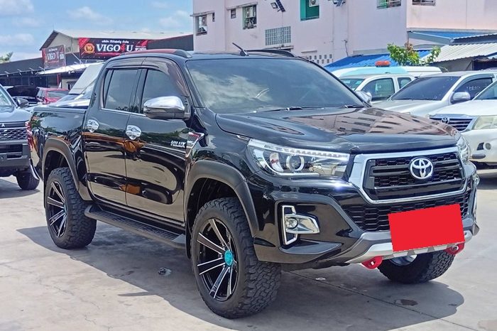 REVO PRE 2019 2.4E AT DOUBLE CAB BLACK  493 full