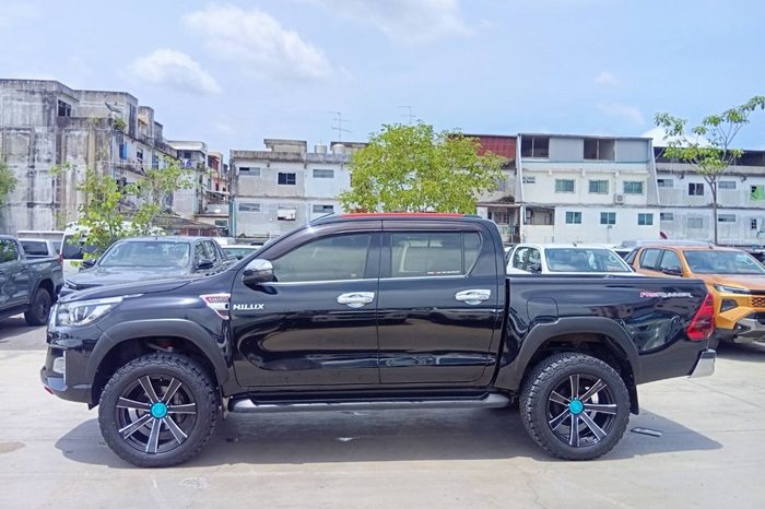 REVO PRE 2019 2.4E AT DOUBLE CAB BLACK  493 full