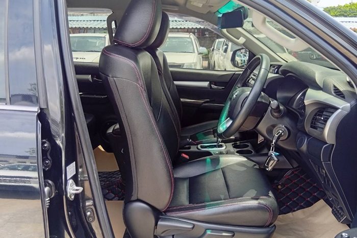 REVO PRE 2019 2.4E AT DOUBLE CAB BLACK  493 full