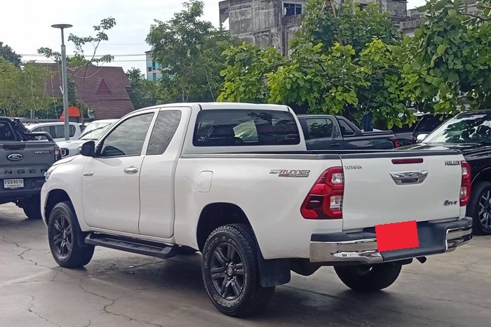 REVO PRE 2022 2.4 ENTRY AT SMART CAB WHITE  8965 full