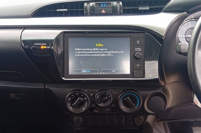 REVO PRE 2022 2.4 ENTRY AT SMART CAB WHITE  8965 full