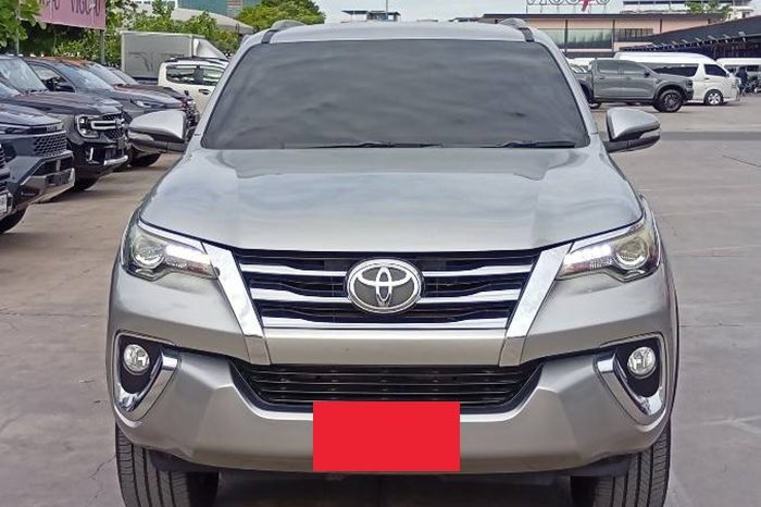 TOYOTA 4WD 2016 2.8V AT FORTUNER SILVER  9872 full