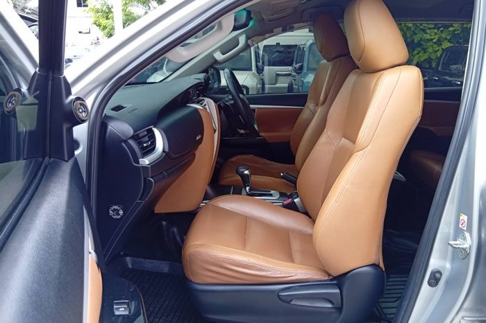TOYOTA 4WD 2016 2.8V AT FORTUNER SILVER  9872 full