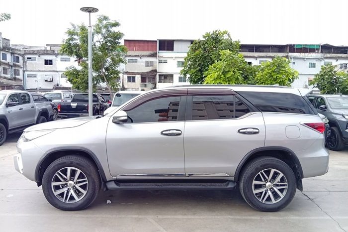 TOYOTA 4WD 2016 2.8V AT FORTUNER SILVER  9872 full