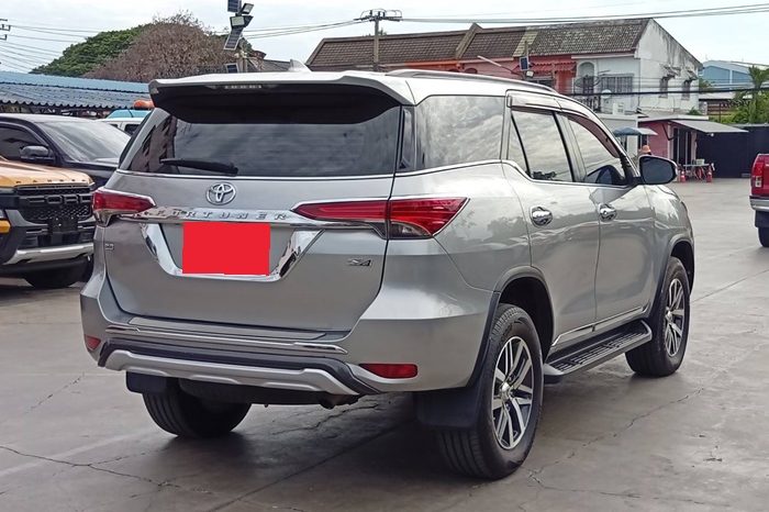 TOYOTA 4WD 2016 2.8V AT FORTUNER SILVER  9872 full