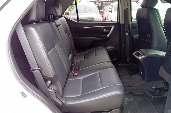 TOYOTA 2WD 2021 2.4V AT FORTUNER WHITE  9756 full