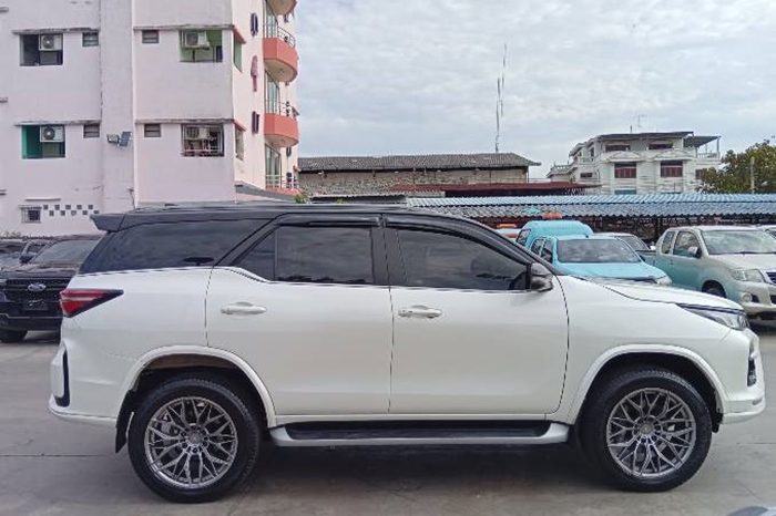 TOYOTA 2WD 2021 2.4V AT FORTUNER WHITE  9756 full
