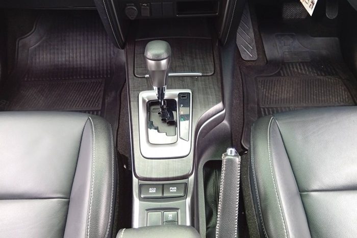 TOYOTA 2WD 2021 2.4V AT FORTUNER WHITE  9756 full