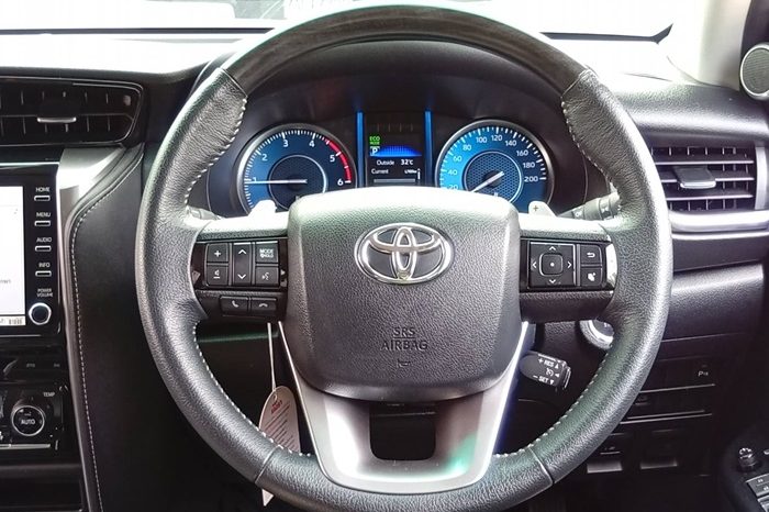 TOYOTA 2WD 2021 2.4V AT FORTUNER WHITE  9756 full