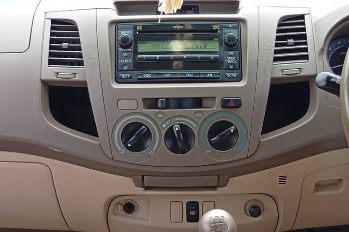 VIGO 4WD 2006 2.5E MT DOUBLE CAB SILVER  4589 full