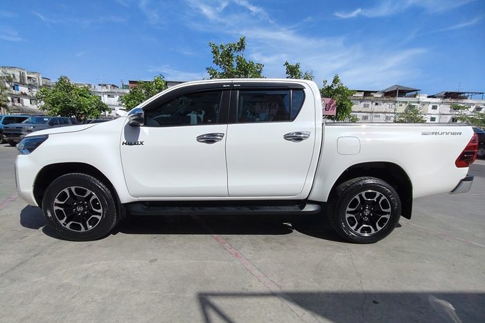 REVO PRE 2021 2.4 MID AT DOUBLE CAB WHITE  8805 full