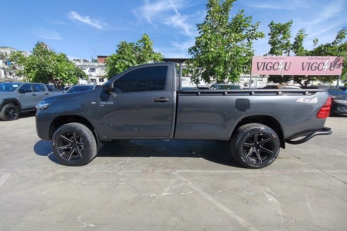 REVO 4WD 2021 2.8J MT STANDARD DARK GREY  9439 full