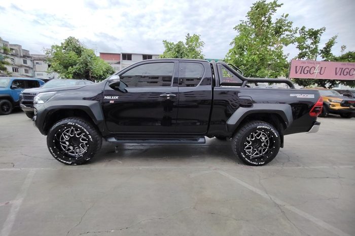 REVO PRE 2022 2.4 MID AT SAMRT CAB BLACK  9003 full