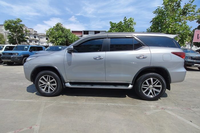 TOYOTA 4WD 2019 2.7V AT FORTUNER SILVER  6701 full