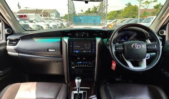 TOYOTA 4WD 2019 2.7V AT FORTUNER SILVER  6701 full