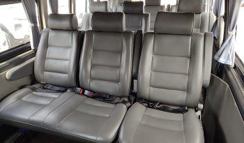 TOYOTA 2WD 2017 3.0 MT COMMUTER SILVER  2044 full