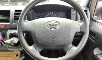 TOYOTA 2WD 2017 3.0 MT COMMUTER SILVER  2044 full