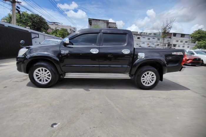 VIGO 4WD 2014 3.0G MT DOUBLE CAB BLACK  6489 full