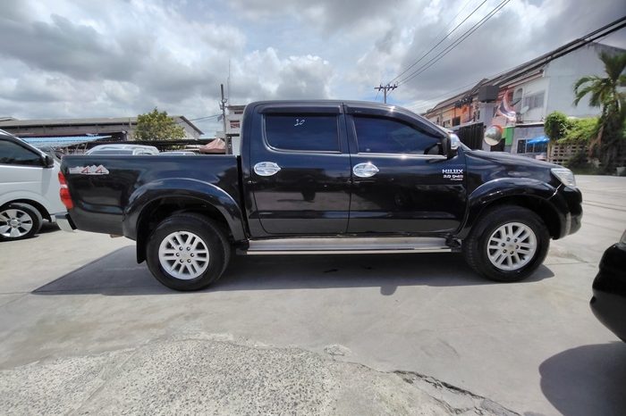 VIGO 4WD 2014 3.0G MT DOUBLE CAB BLACK  6489 full