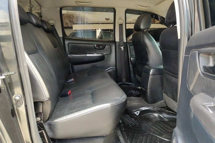 VIGO 4WD 2014 3.0G MT DOUBLE CAB BLACK  6489 full