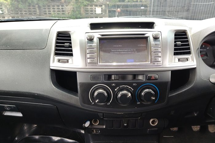 VIGO 4WD 2014 3.0G MT DOUBLE CAB BLACK  6489 full