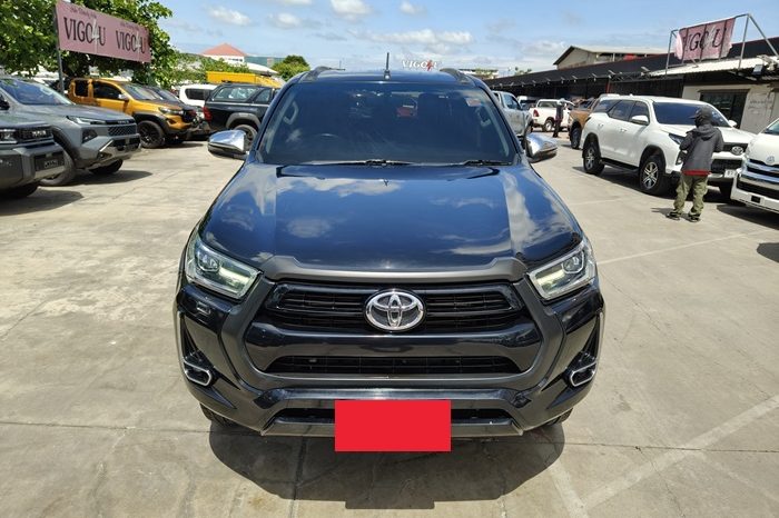 REVO PRE 2022 2.4 MID AT DOUBLE CAB BLACK  8805 full
