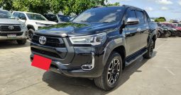 REVO PRE 2022 2.4 MID AT DOUBLE CAB BLACK  8805