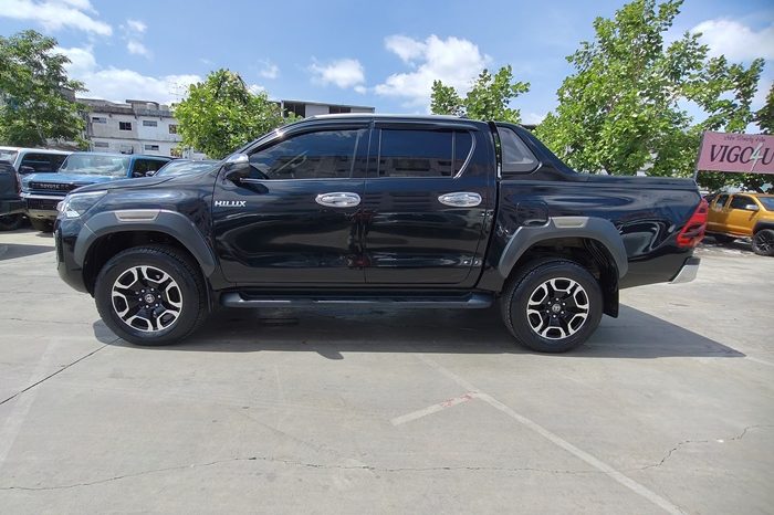 REVO PRE 2022 2.4 MID AT DOUBLE CAB BLACK  8805 full