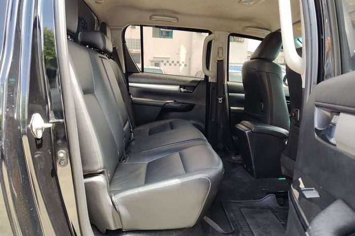 REVO PRE 2022 2.4 MID AT DOUBLE CAB BLACK  8805 full