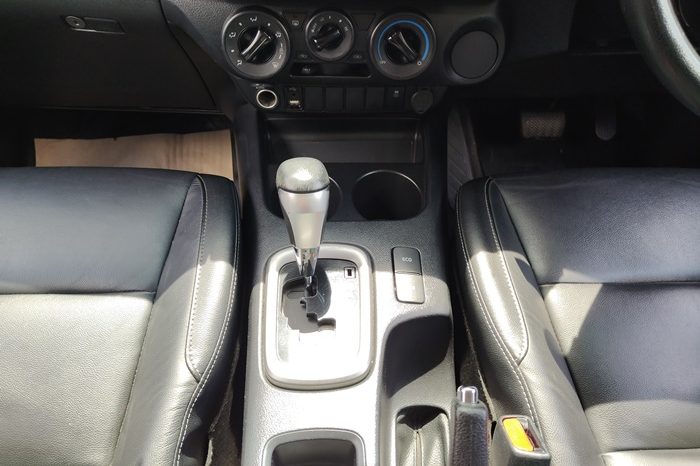 REVO PRE 2022 2.4 MID AT DOUBLE CAB BLACK  8805 full