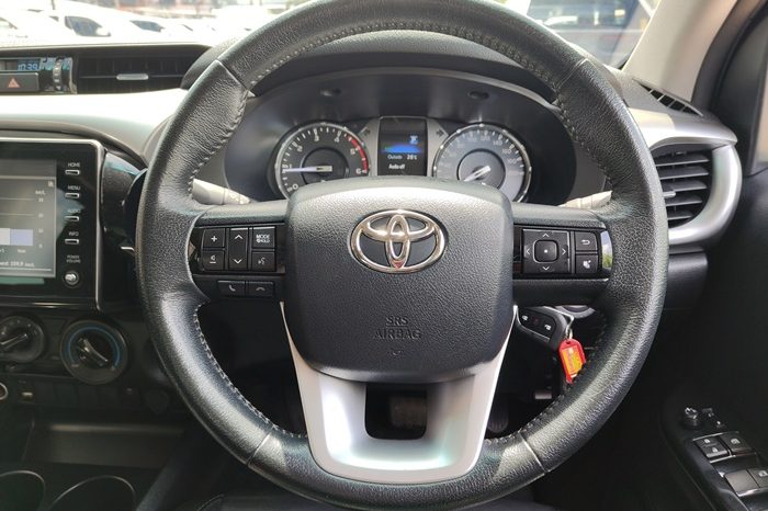 REVO PRE 2022 2.4 MID AT DOUBLE CAB BLACK  8805 full