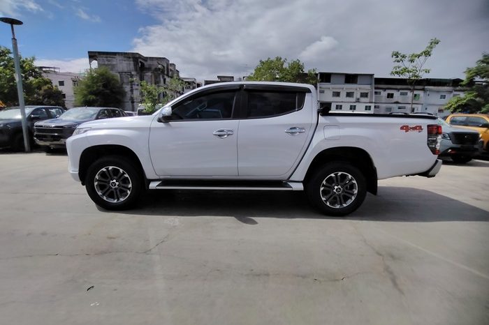 MITSUBISHI 4WD 2019 2.4 AT DOUBLE CAB WHITE 3978 full