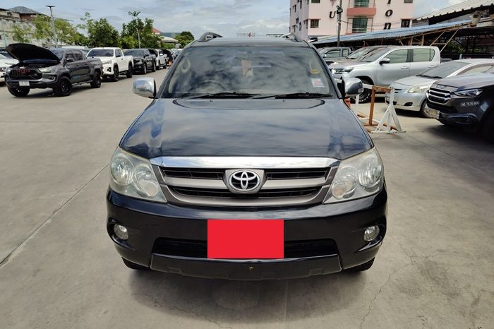 TOYOTA 4WD 2005 2.7V AT FORTUNER BLACK  9111 full