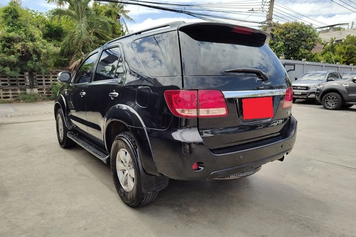 TOYOTA 4WD 2005 2.7V AT FORTUNER BLACK  9111 full