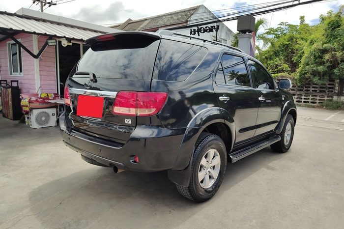 TOYOTA 4WD 2005 2.7V AT FORTUNER BLACK  9111 full
