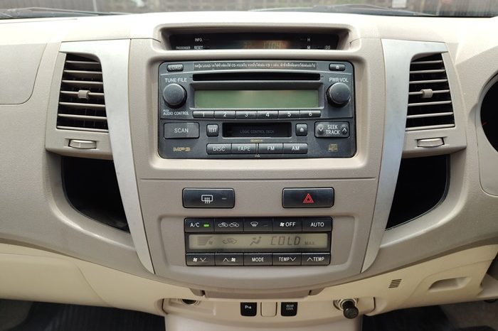 TOYOTA 4WD 2005 2.7V AT FORTUNER BLACK  9111 full