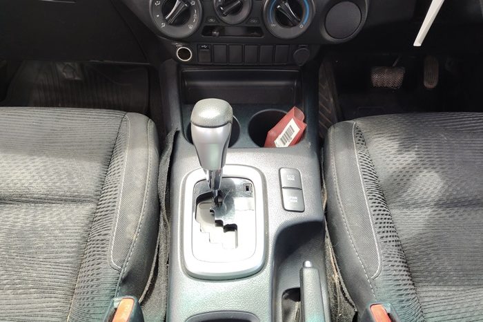 REVO PRE 2019 2.4E AT SMART CAB WHITE  2952 full