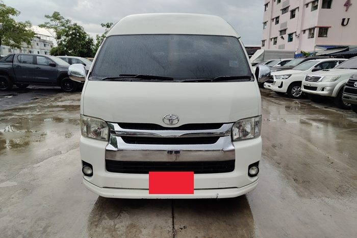 TOYOTA 2WD 2019 3.0 AT COMMUTER WHITE  3884 full