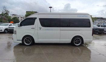 TOYOTA 2WD 2019 3.0 AT COMMUTER WHITE  3884 full