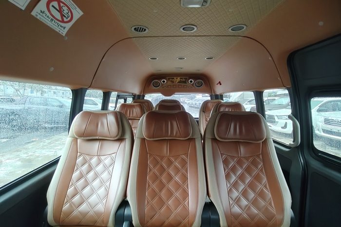 TOYOTA 2WD 2019 3.0 AT COMMUTER WHITE  3884 full