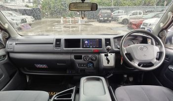 TOYOTA 2WD 2019 3.0 AT COMMUTER WHITE  3884 full