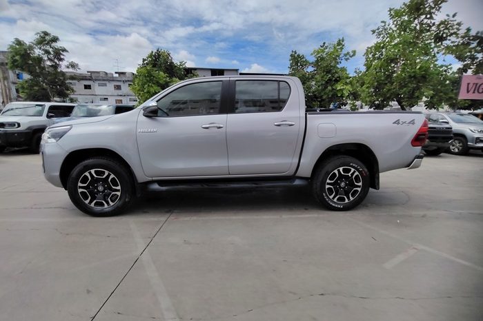 REVO 4WD 2020 2.4 MID MT DOUBLE CAB SILVER  3403 full