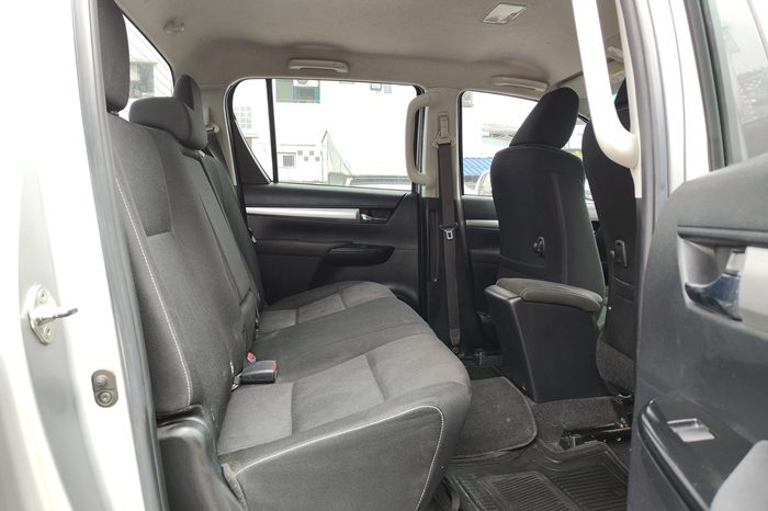 REVO 4WD 2020 2.4 MID MT DOUBLE CAB SILVER  3403 full
