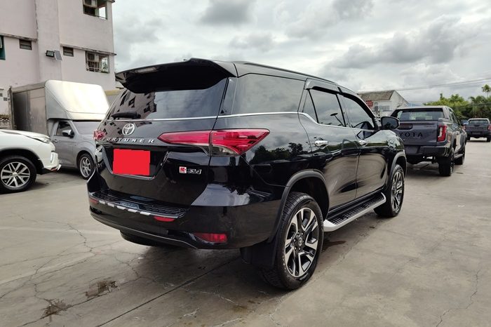 TOYOTA 4WD 2020 2.4V AT FORTUNER BLACK  2266 full
